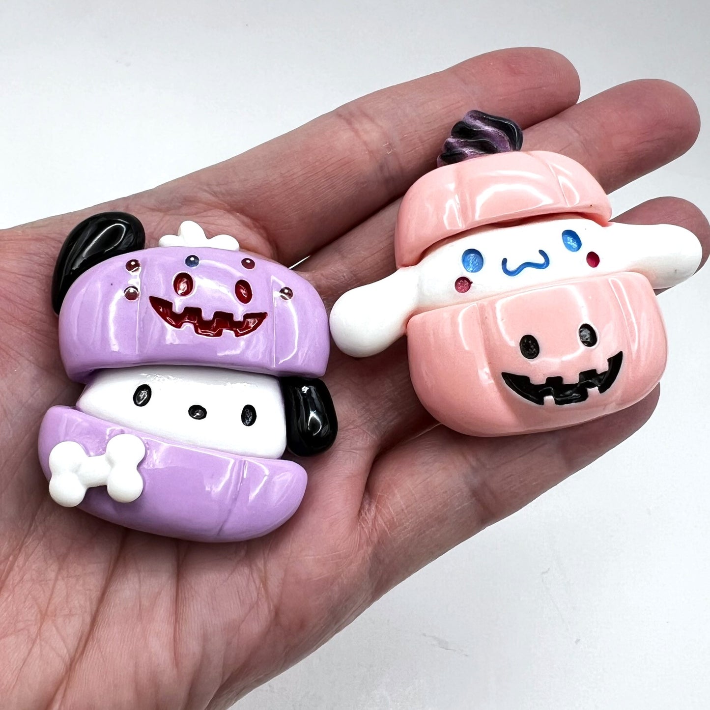 5pcs Large Kitty Friends Halloween Charm Mix, Flatback Charms | Kawaii Decoden Resin Cabochons | QTY: 5 charms