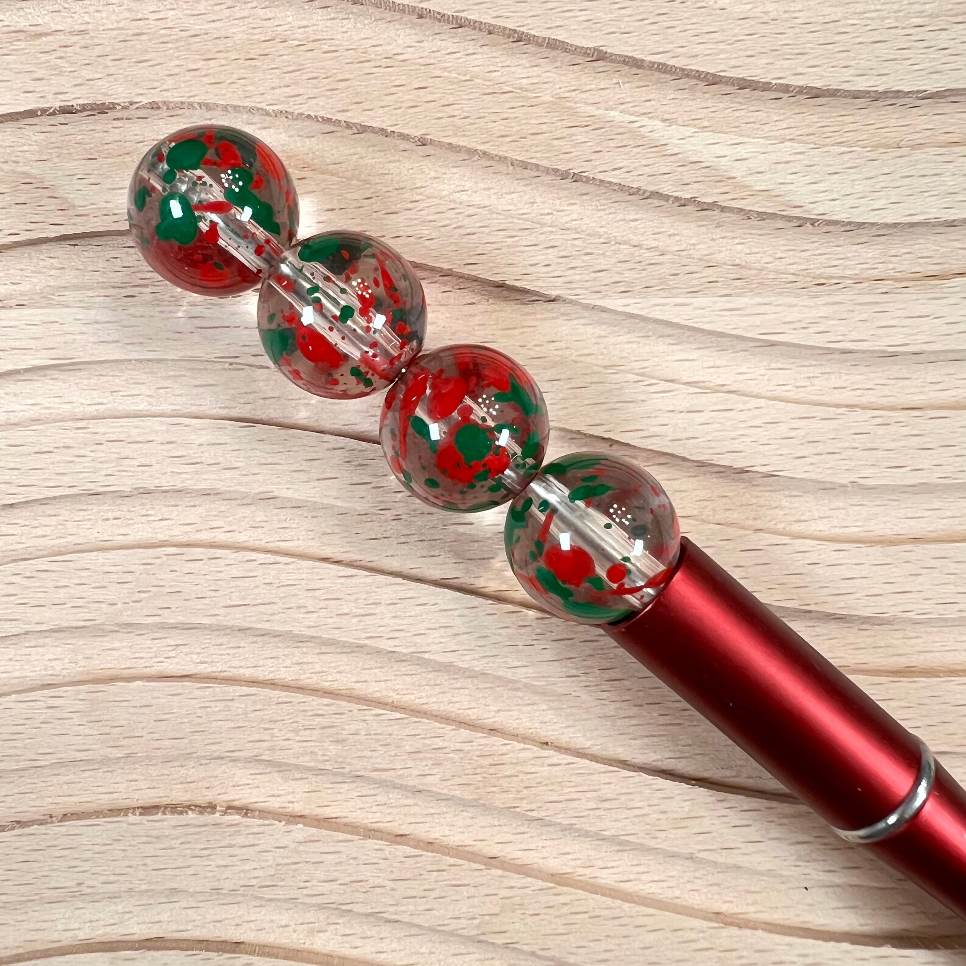 16mm Red and Green Splatter Beads for CHRISTMAS | Clear Beads with Red & Green Paint | Acrylic | QTY: 10 beads - The Dazzle Depot