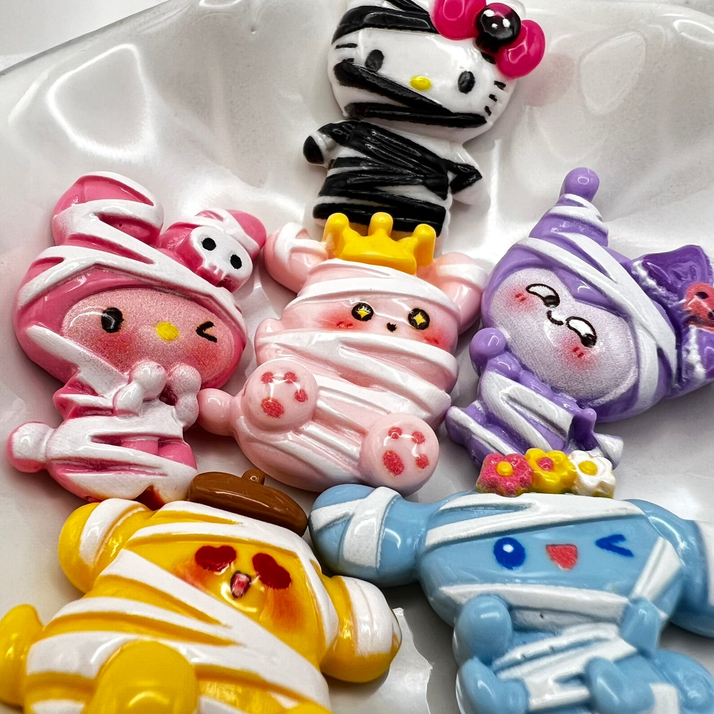 Kitty Friends Halloween Mummy Charm Mix, Flatback Charms | Kawaii Decoden Resin Cabochons | QTY: 6 pieces