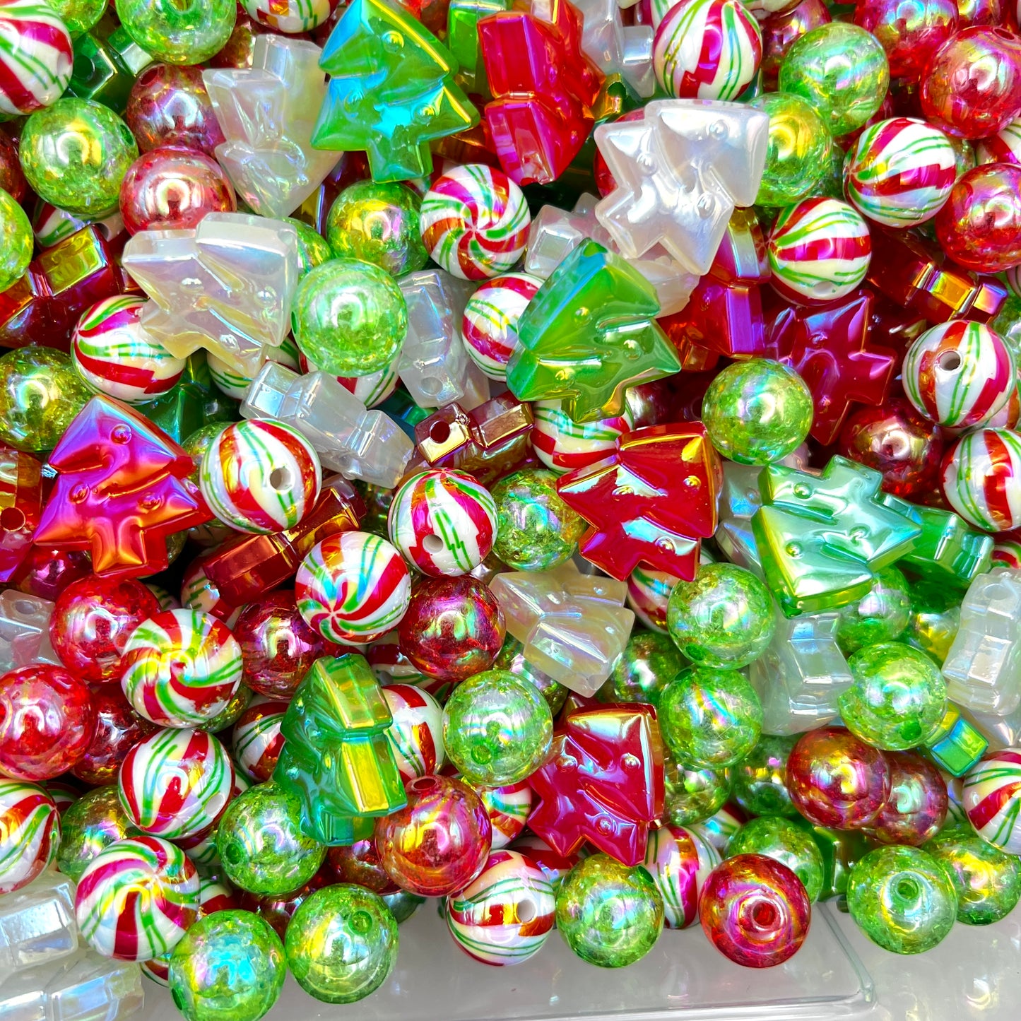 Festive Christmas Tree Bead Mix | Iridescent Beads & Crackle Beads | Acrylic Beads | QTY: 16 pcs