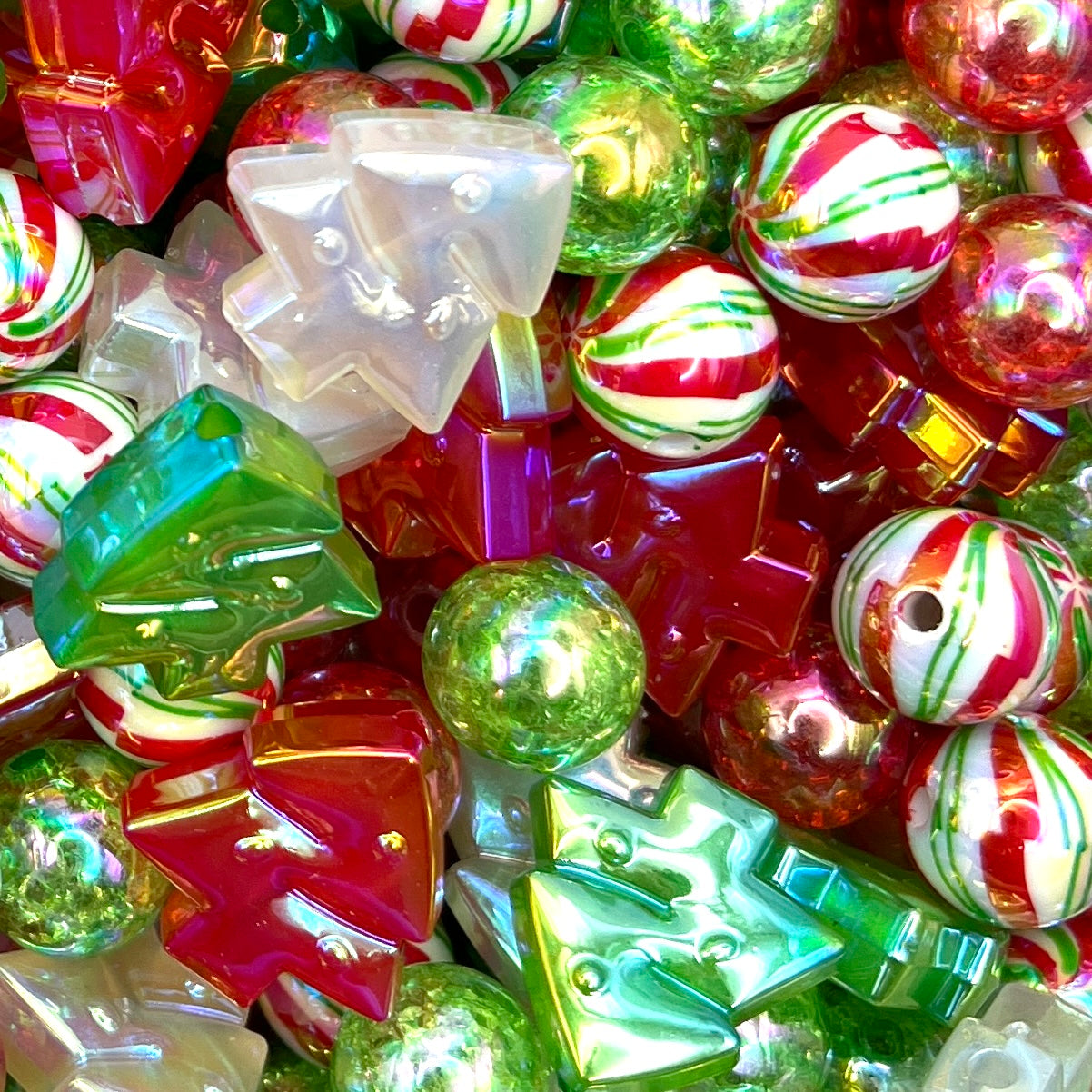 Festive Christmas Tree Bead Mix | Iridescent Beads & Crackle Beads | Acrylic Beads | QTY: 16 pcs