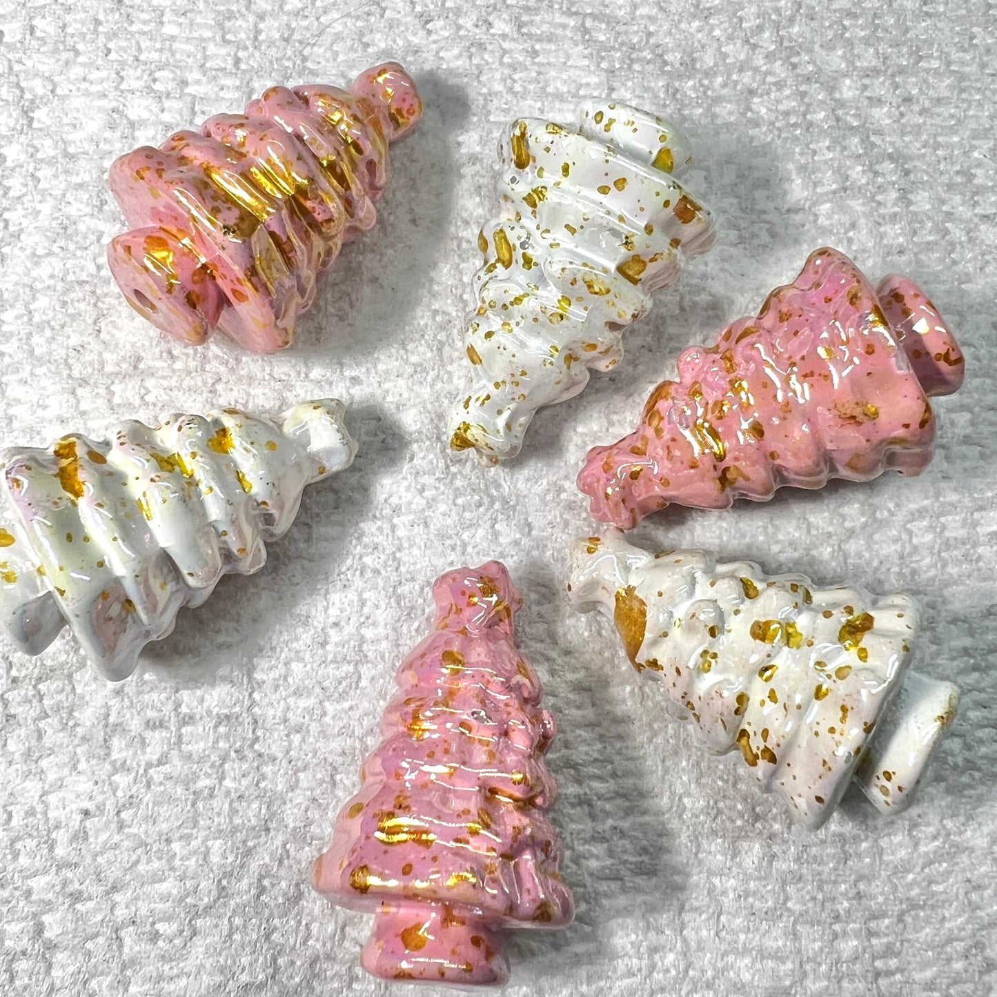 White & Pink Christmas Tree Beads with Gold Splatter for Pens | 3D Chunky Beads for Pens & Jewelry | Acrylic | QTY: 4 beads